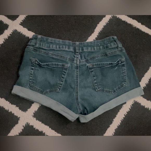 SO Jean Shorts - Picture 2 of 3